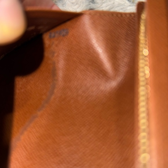 Men’s Or Women’s Louis Vuitton Super clean and Rare Vintage piece! Preloved 9/10 - Picture 17 of 17